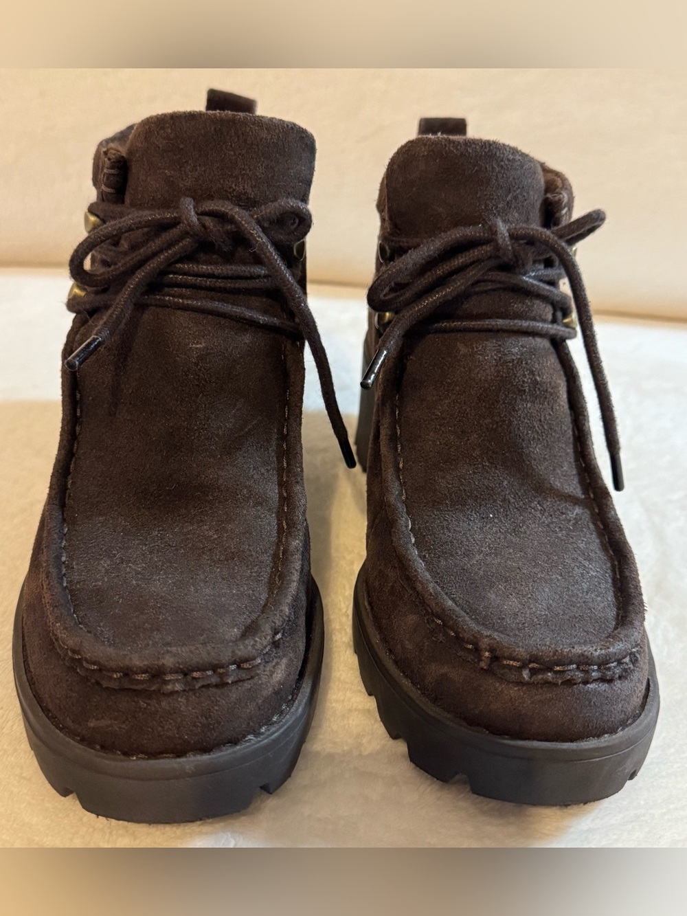 NEW Born Women’s Griffin Lace-up Lug Sole Boots Dark Brown Suede Leather Size 7 - Picture 4 of 10